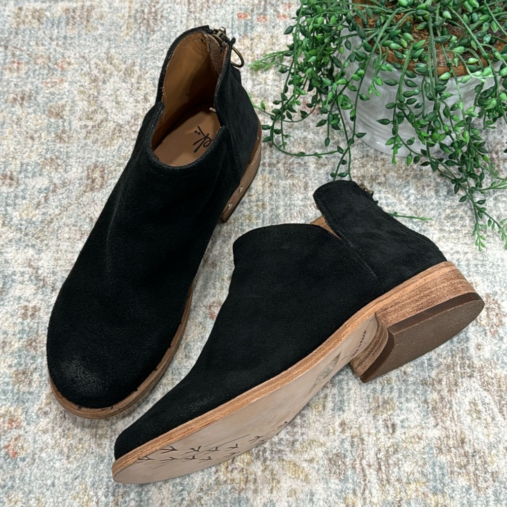 Beek ankle boots